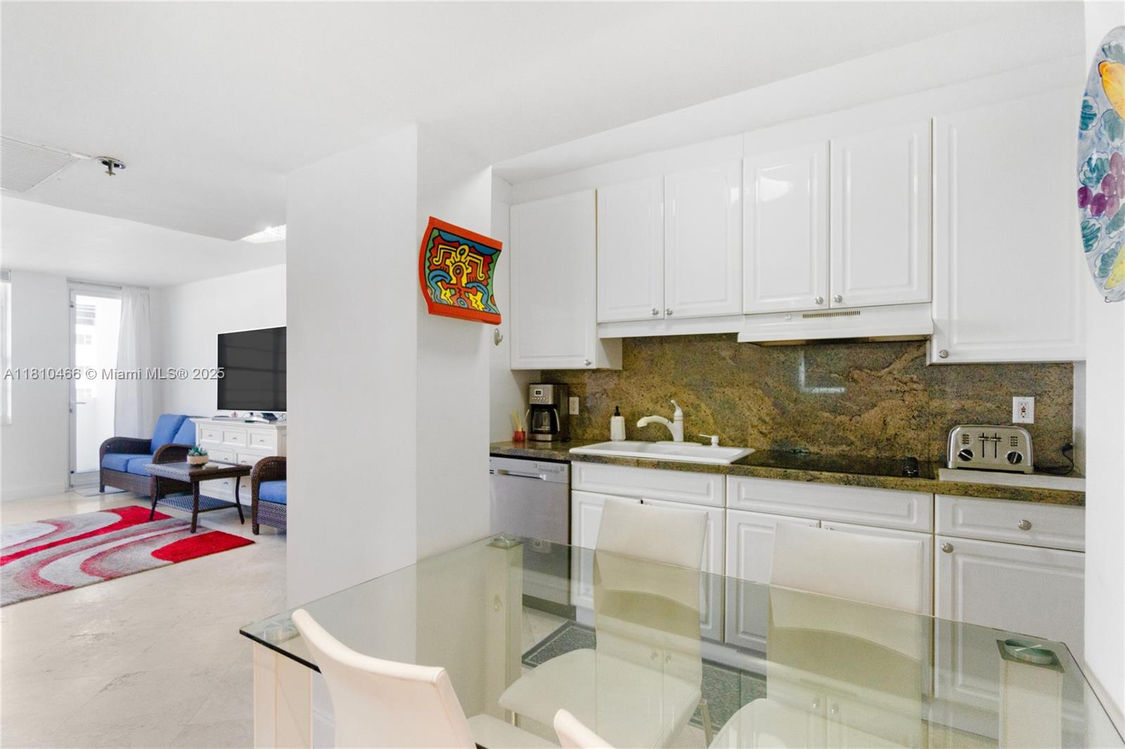 THE DECOPLAGE CONDO - Residential Lease