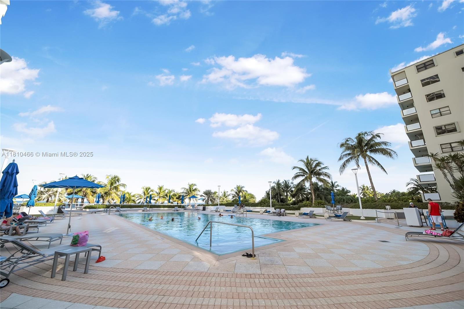 THE DECOPLAGE CONDO - Residential Lease