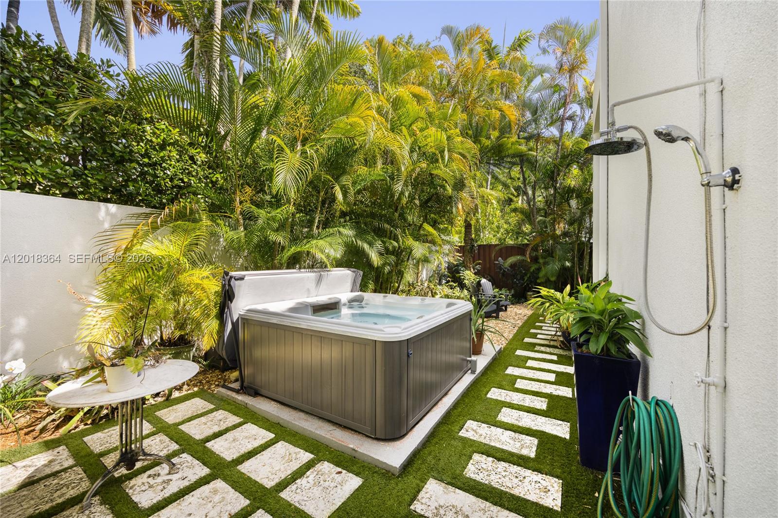 OAKGROVE CONDO - Residential