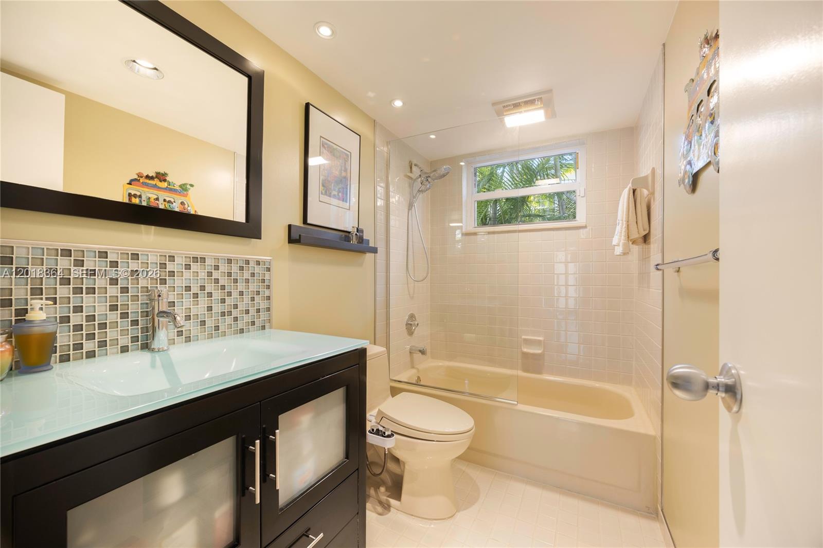 OAKGROVE CONDO - Residential