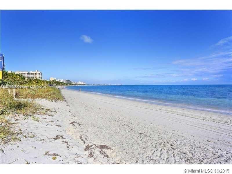 TOWERS OF KEY BISCAYNE CO - Residential