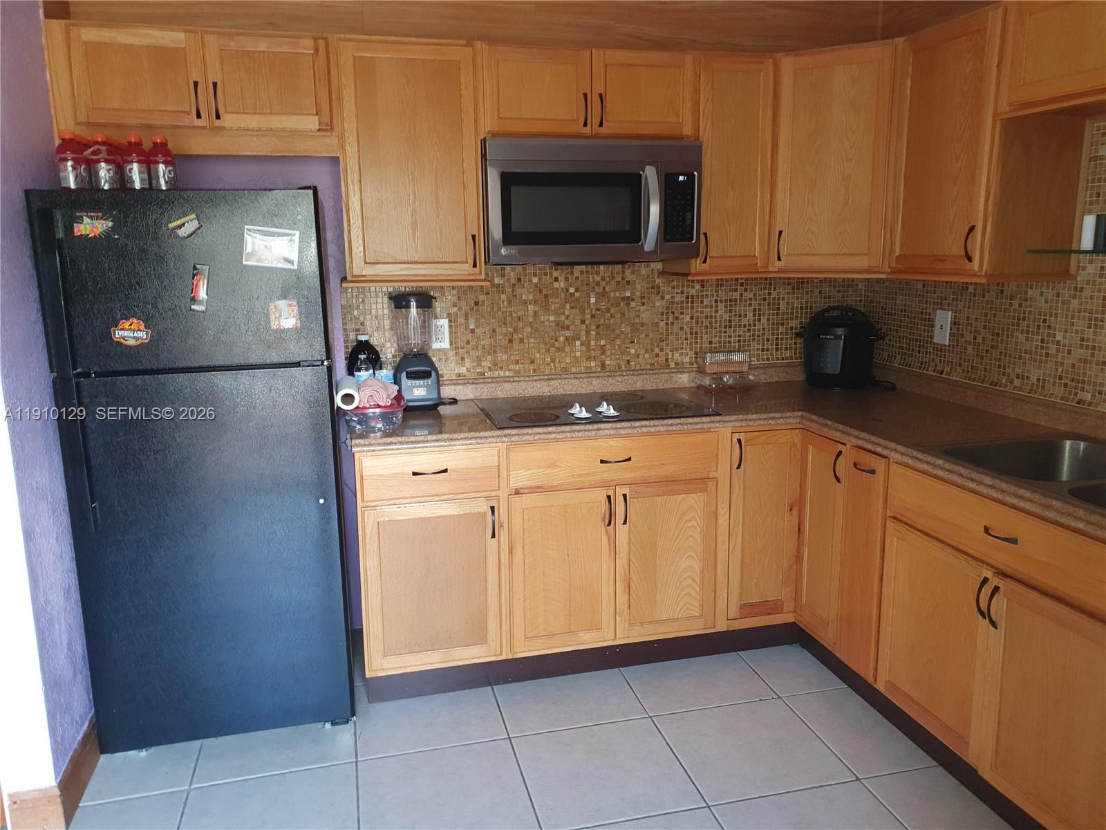 WESTWIND LAKES GARDEN HOM - Residential