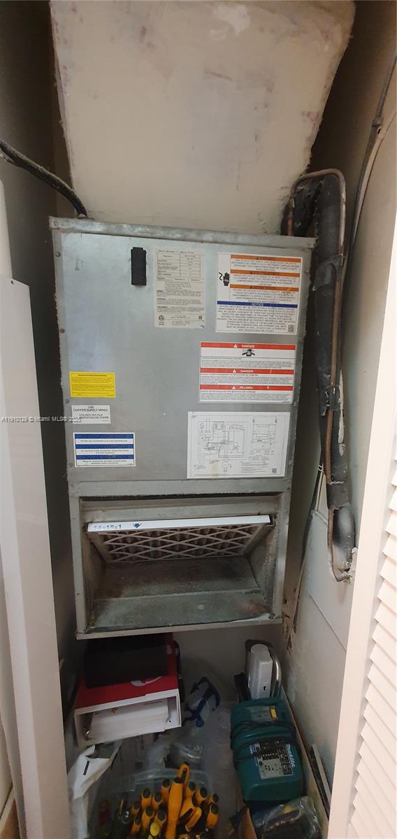 WESTWIND LAKES GARDEN HOM - Residential