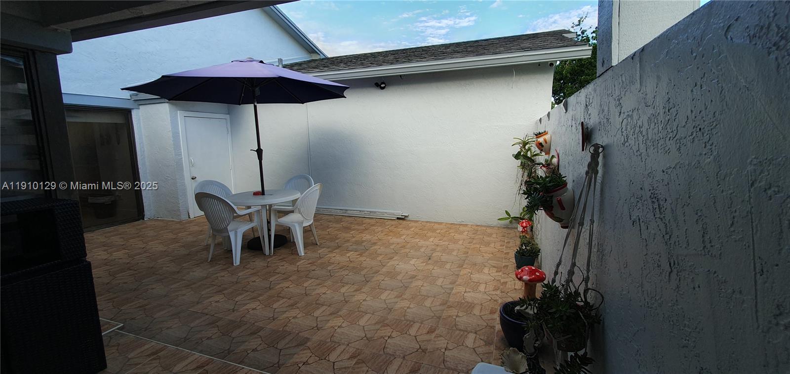 WESTWIND LAKES GARDEN HOM - Residential