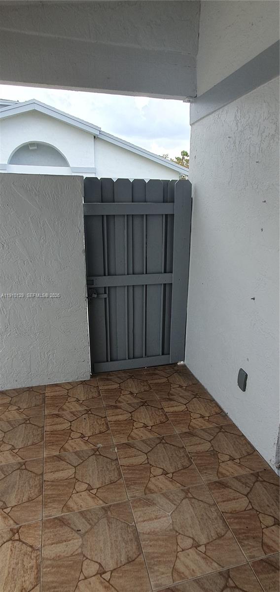 WESTWIND LAKES GARDEN HOM - Residential