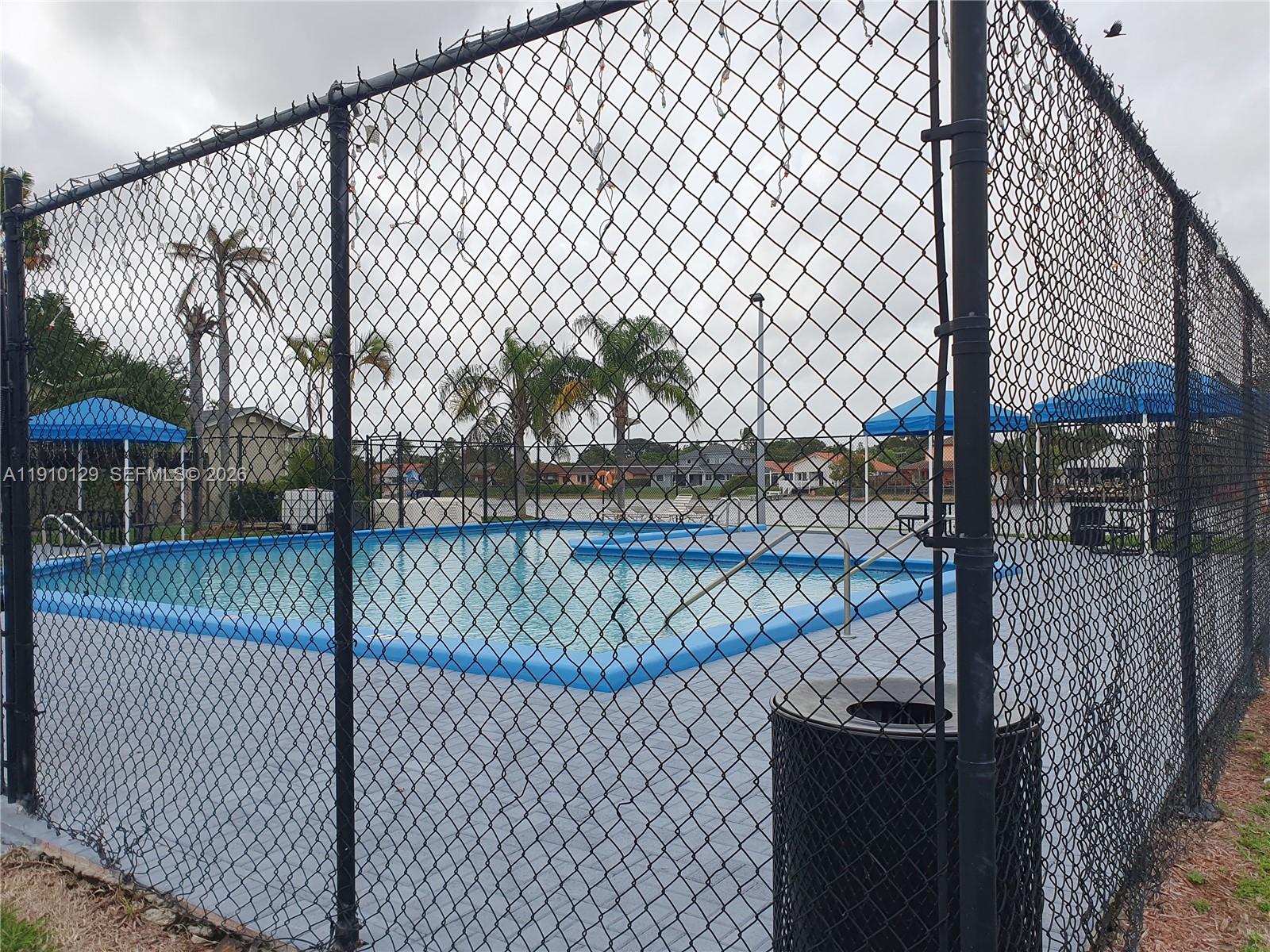 WESTWIND LAKES GARDEN HOM - Residential