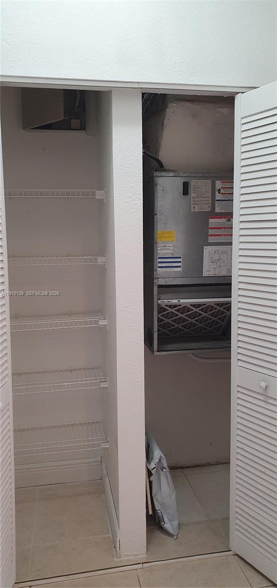 WESTWIND LAKES GARDEN HOM - Residential