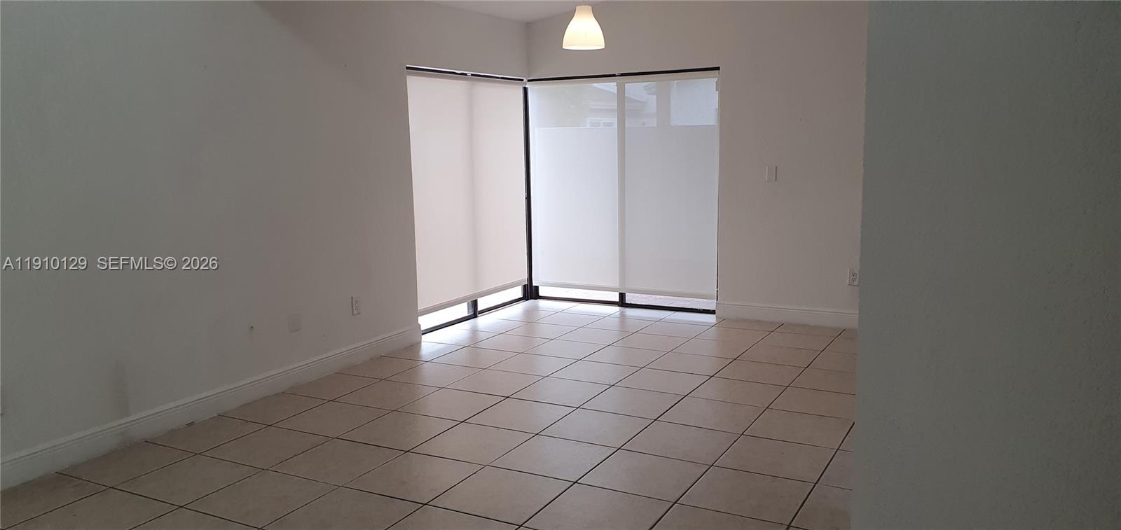 WESTWIND LAKES GARDEN HOM - Residential