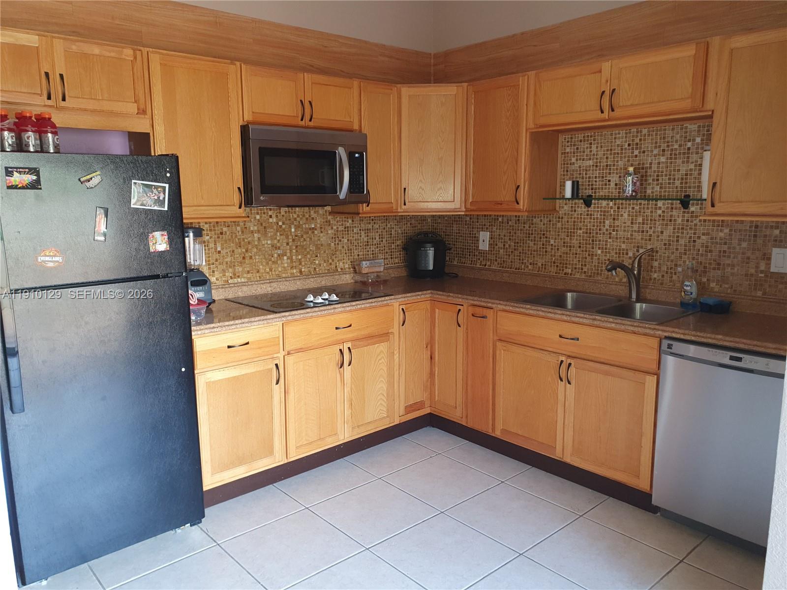 WESTWIND LAKES GARDEN HOM - Residential