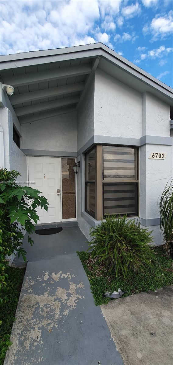 WESTWIND LAKES GARDEN HOM - Residential