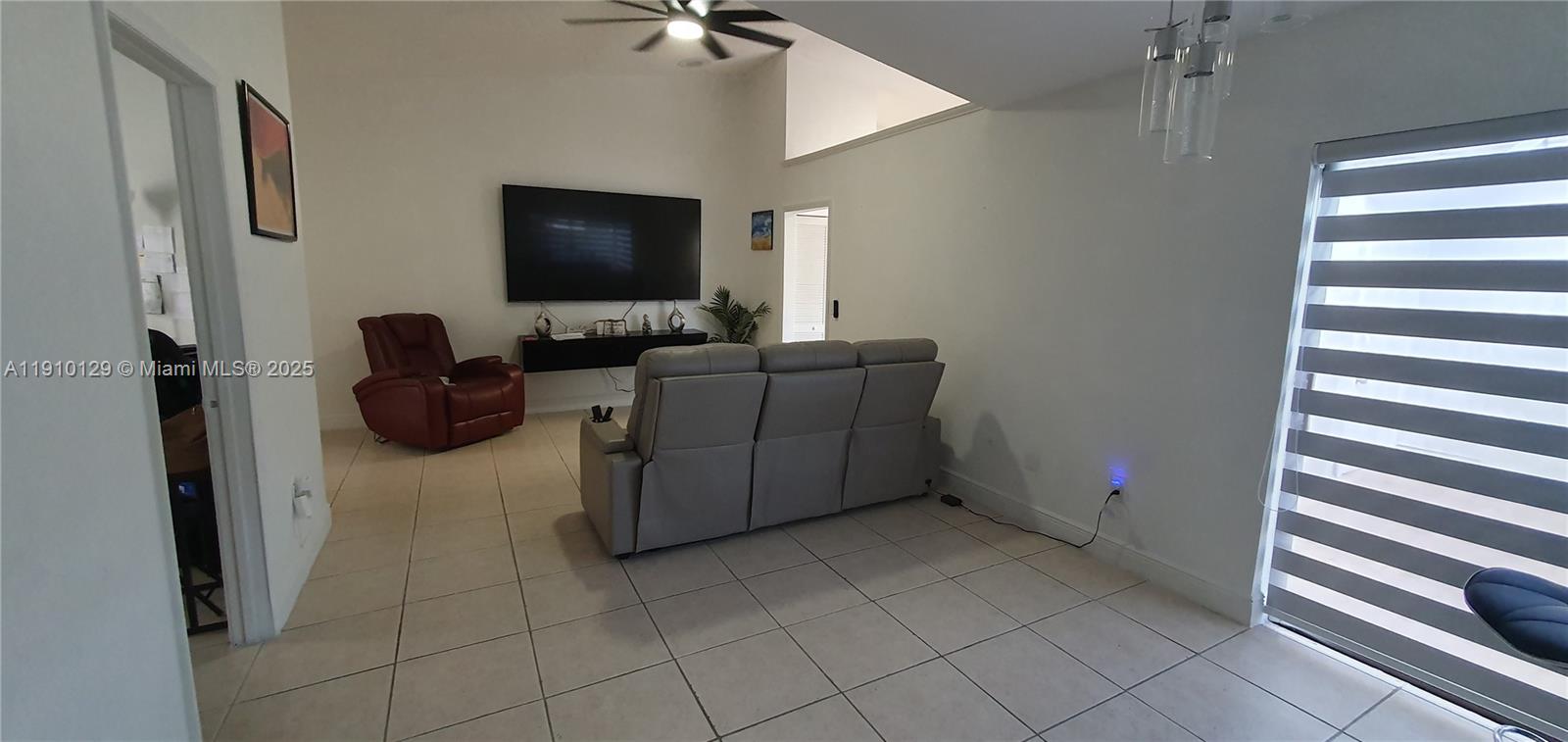 WESTWIND LAKES GARDEN HOM - Residential