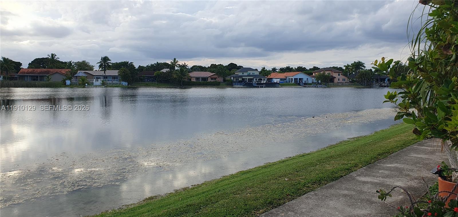 WESTWIND LAKES GARDEN HOM - Residential