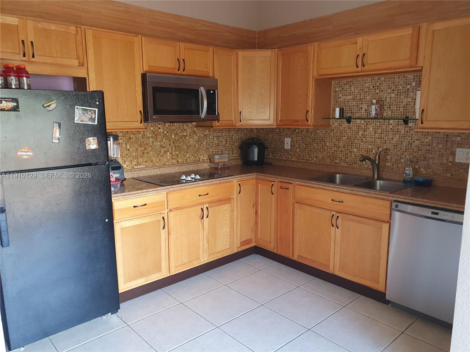 WESTWIND LAKES GARDEN HOM - Residential