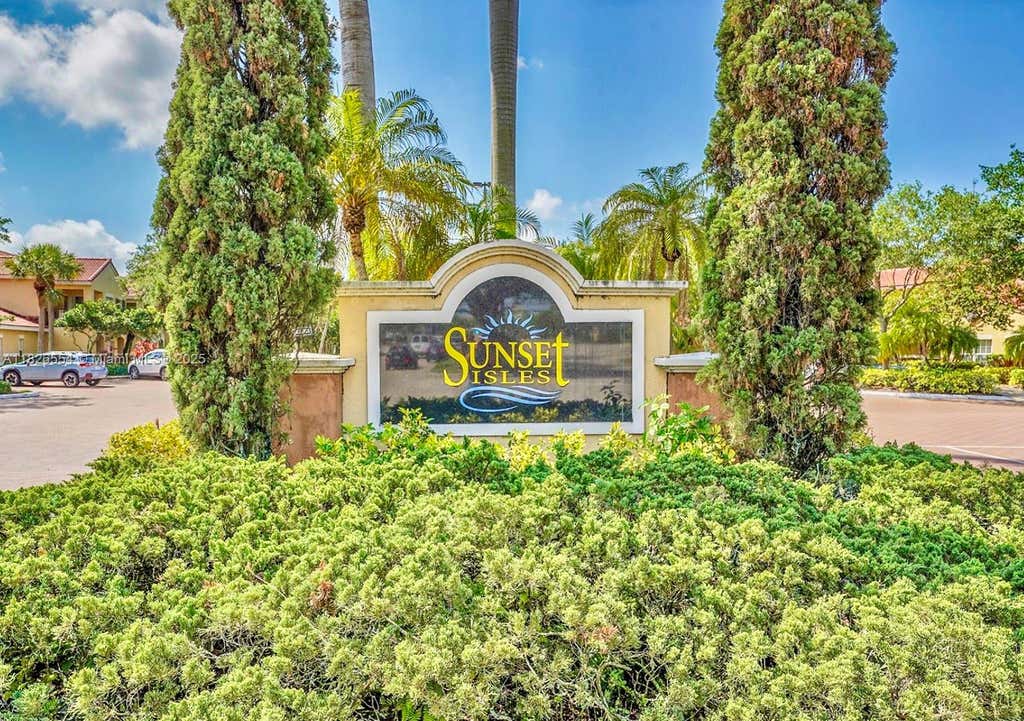Photo of 10324 S Fox Trail Rd S #1108, Royal Palm Beach, FL 33411 (MLS # A11826554)