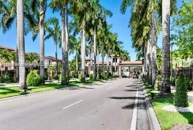 8870 NW 99th Path
