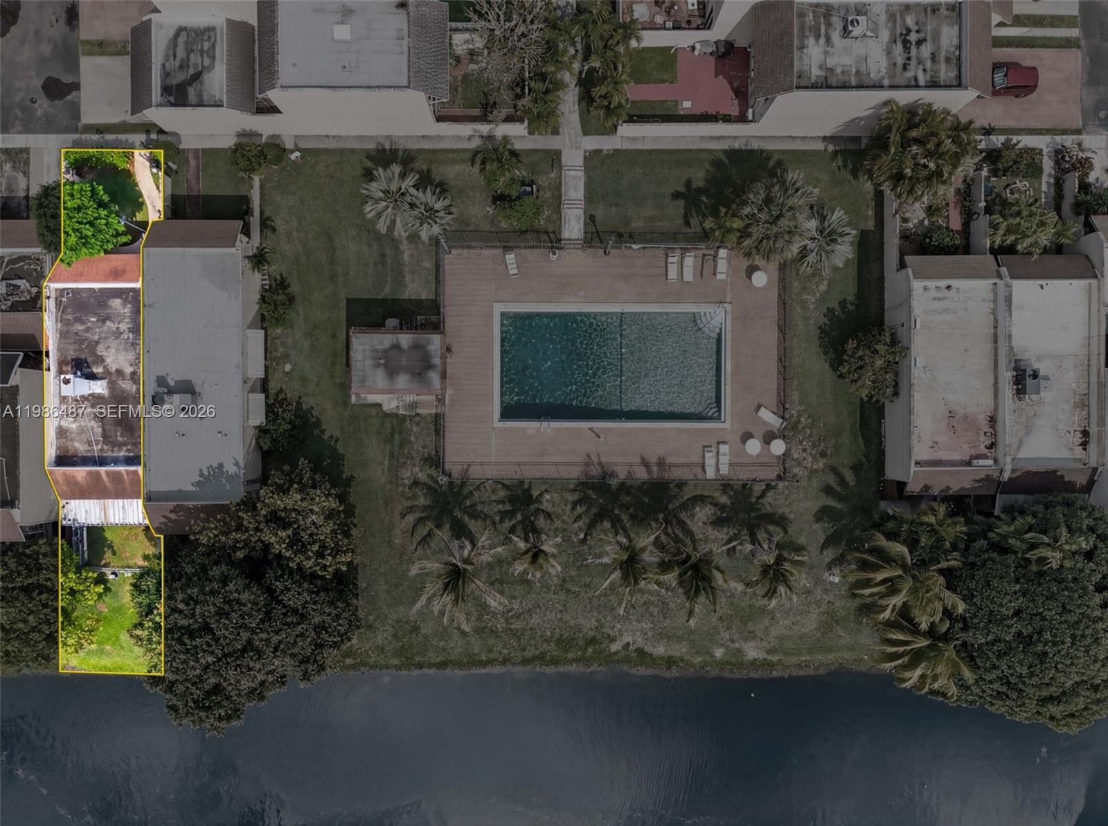 SUNSET PARK TOWN HOUSES - Residential