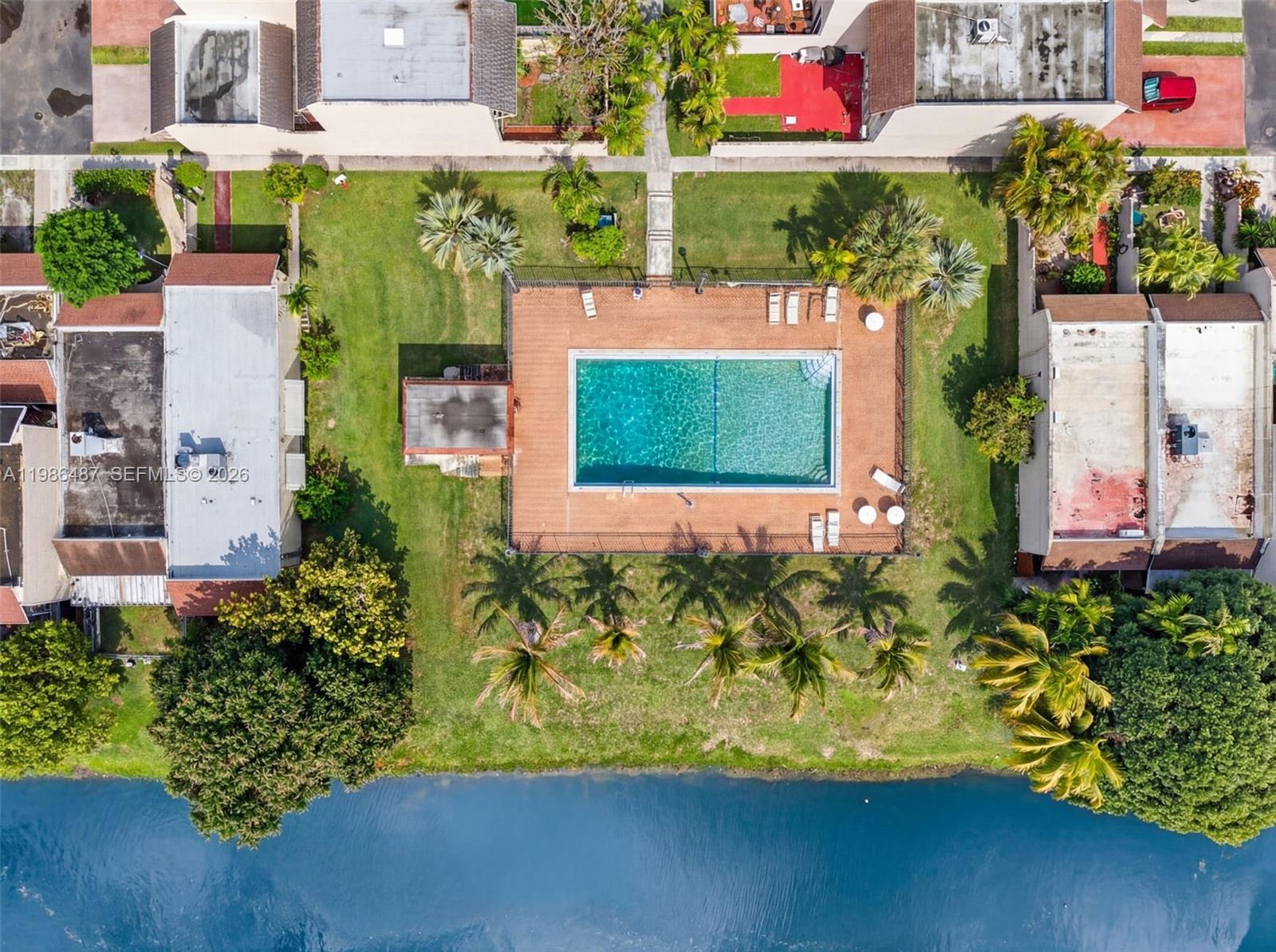 SUNSET PARK TOWN HOUSES - Residential