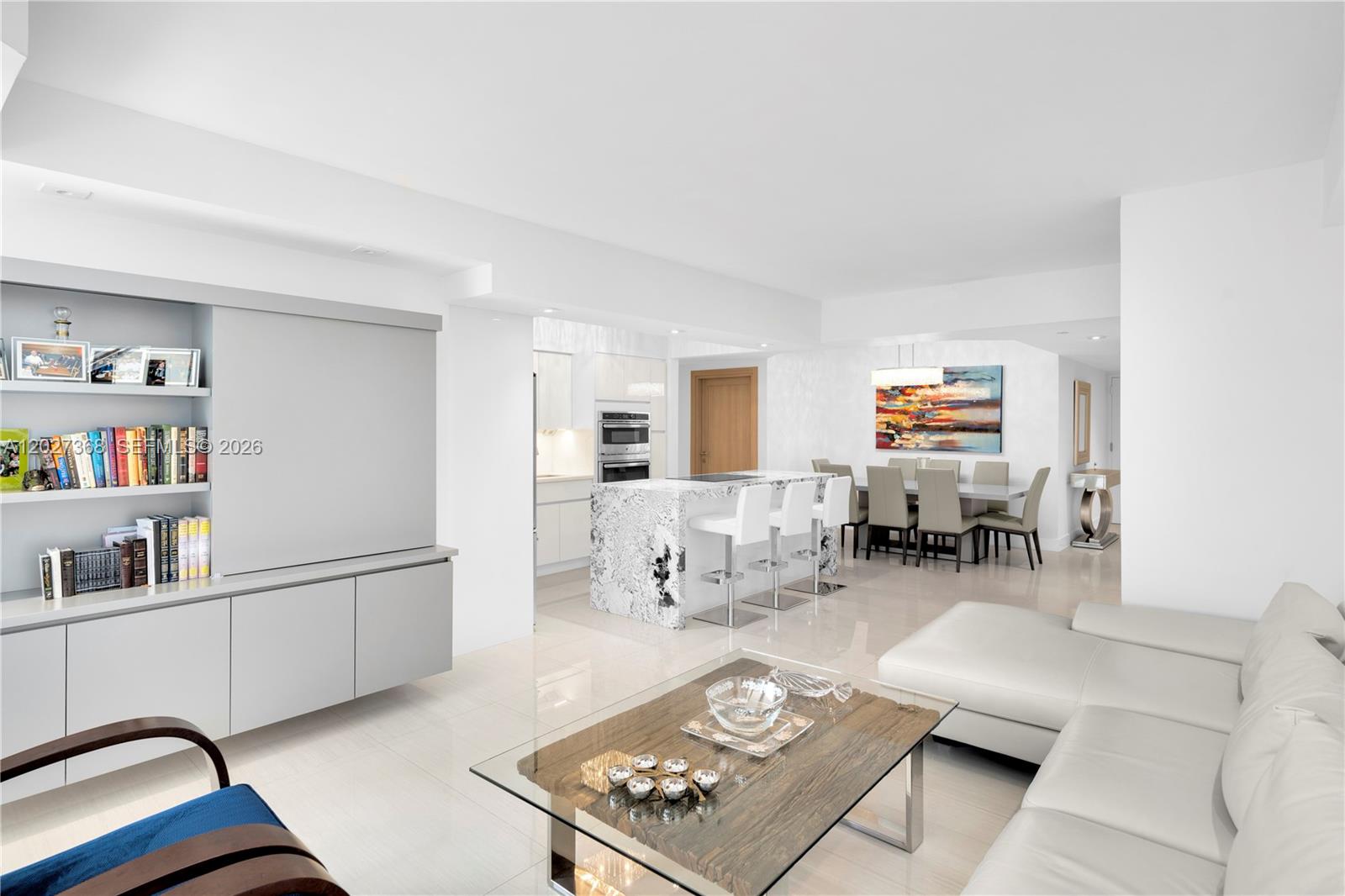 4779 Collins Ave 908