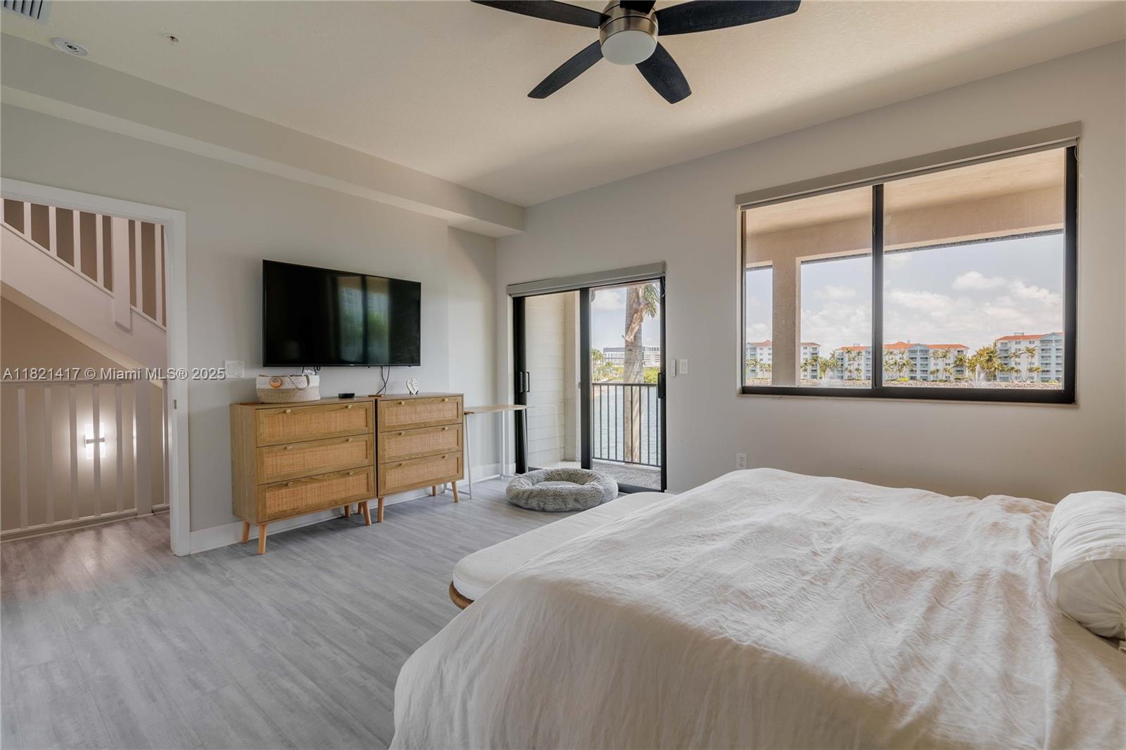 DOWNTOWN DORAL SOUTH PHAS - Residential Lease