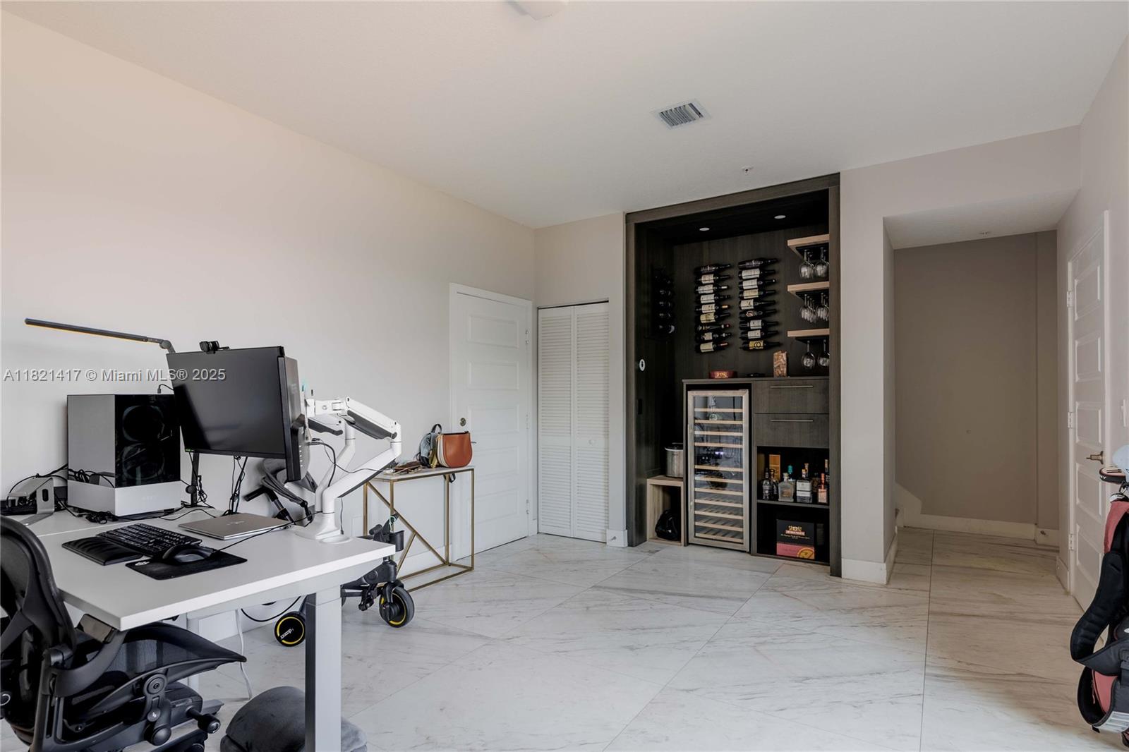 DOWNTOWN DORAL SOUTH PHAS - Residential Lease