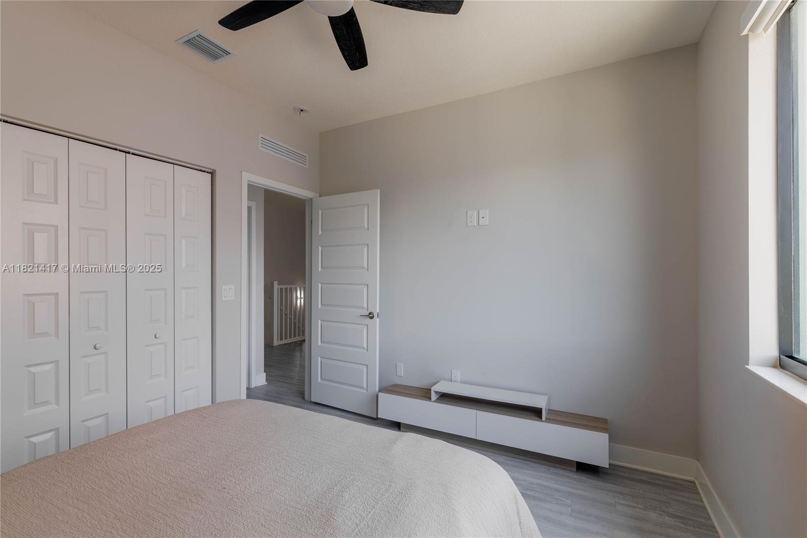 DOWNTOWN DORAL SOUTH PHAS - Residential Lease