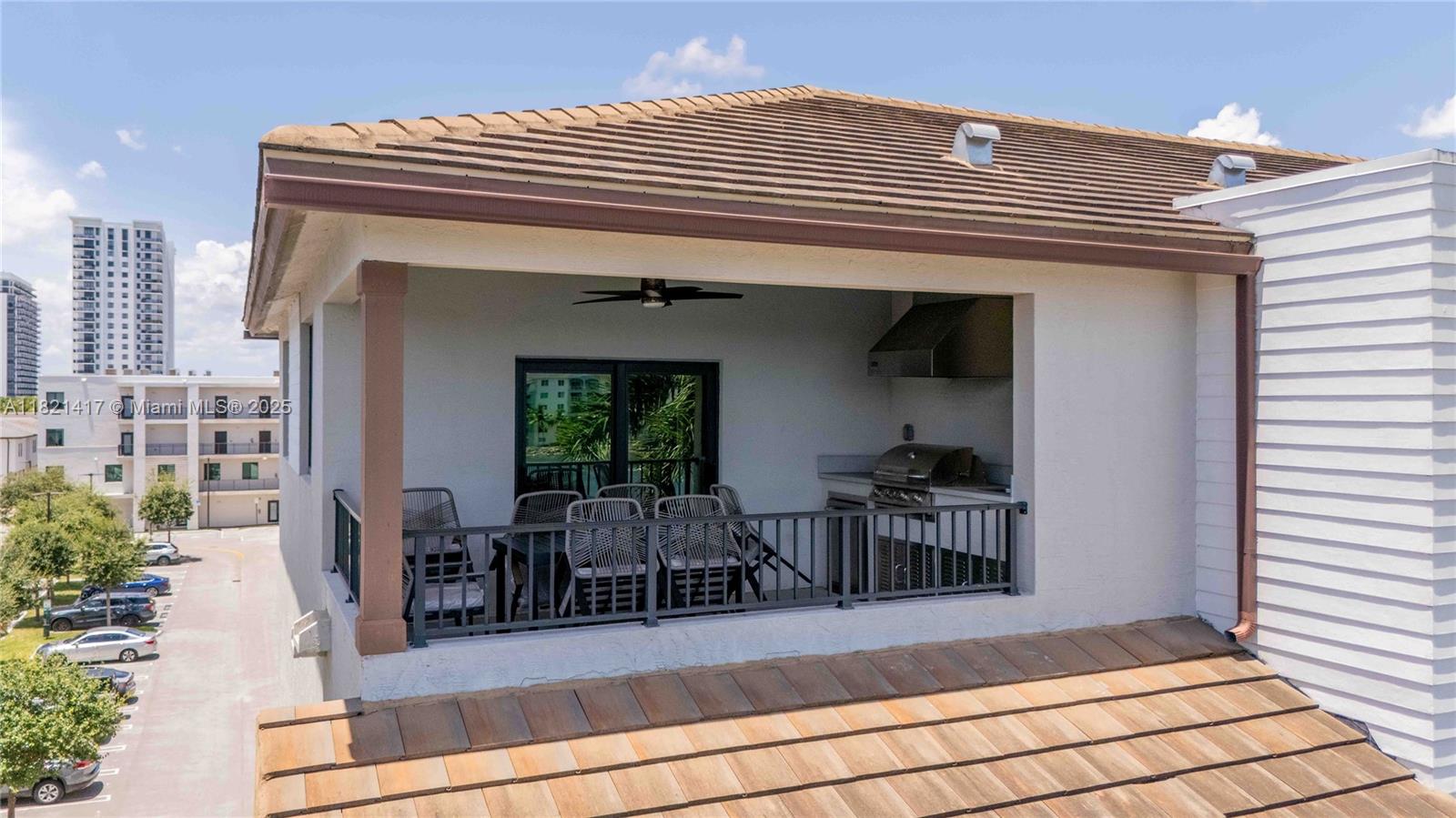 DOWNTOWN DORAL SOUTH PHAS - Residential Lease