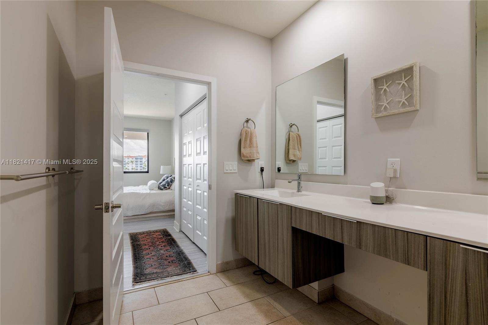 DOWNTOWN DORAL SOUTH PHAS - Residential Lease