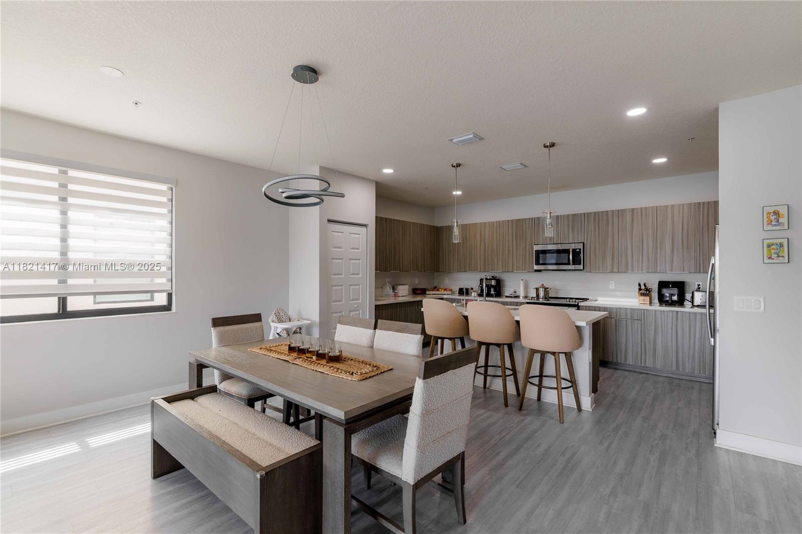 DOWNTOWN DORAL SOUTH PHAS - Residential Lease