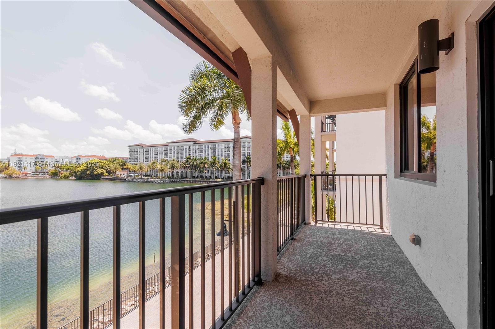 DOWNTOWN DORAL SOUTH PHAS - Residential Lease