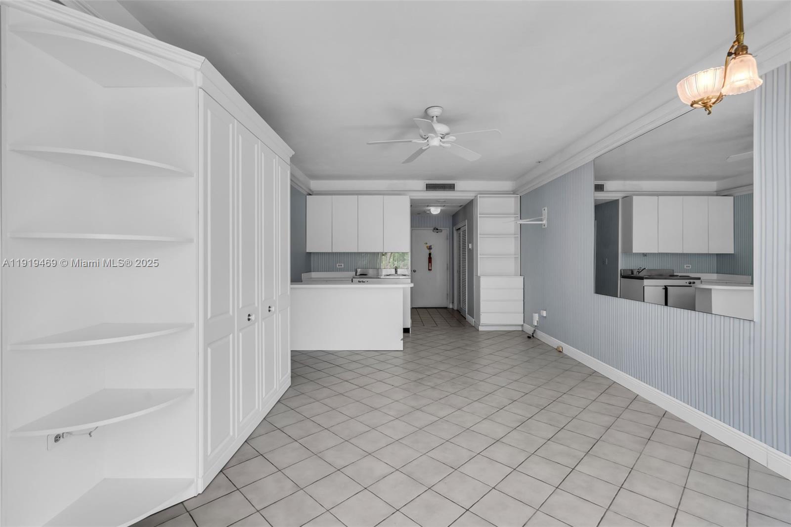 ISLAND HOUSE APT INC - CO - Residential