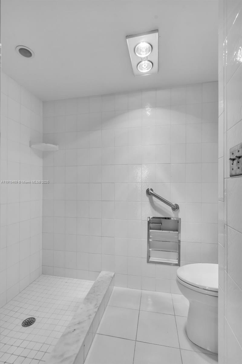 ISLAND HOUSE APT INC - CO - Residential