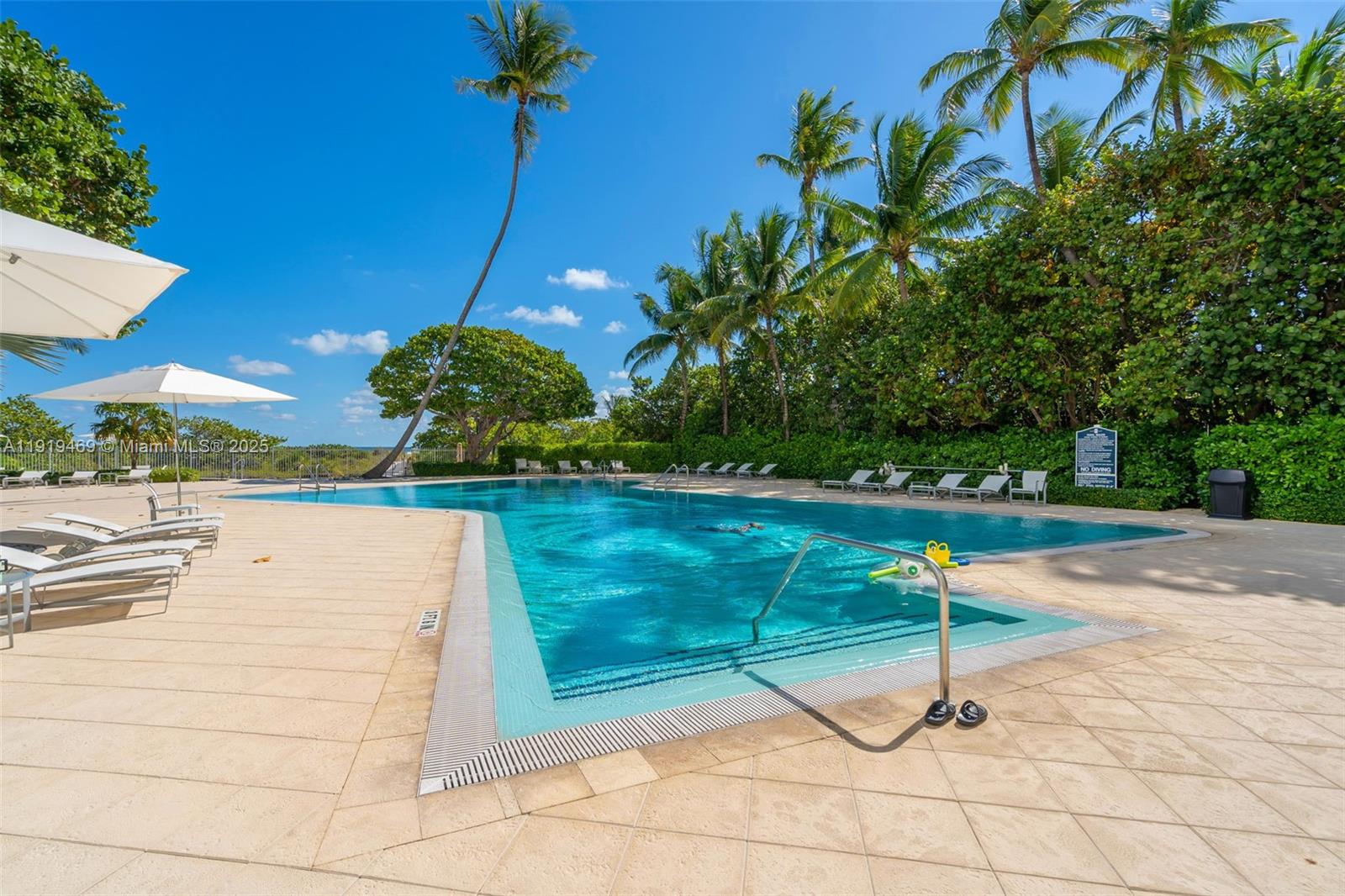 ISLAND HOUSE APT INC - CO - Residential