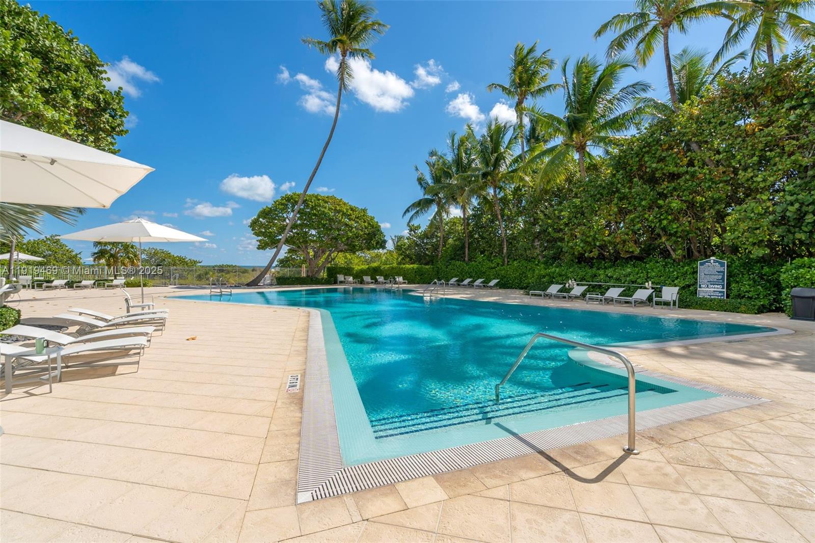 ISLAND HOUSE APT INC - CO - Residential