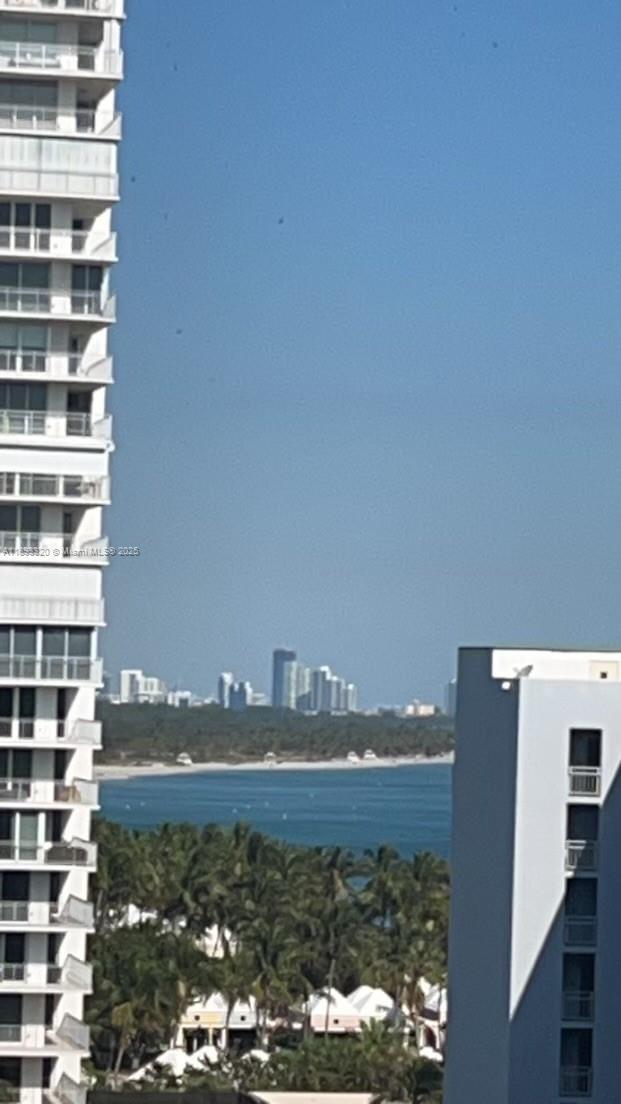 TOWERS OF KEY BISCAYNE CO - Residential