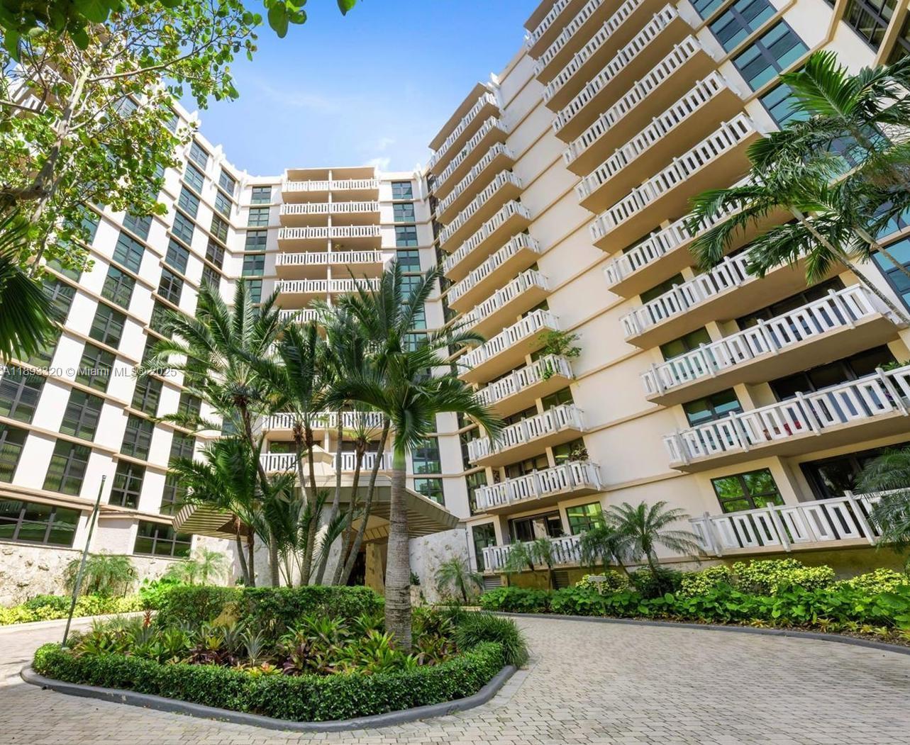 TOWERS OF KEY BISCAYNE CO - Residential
