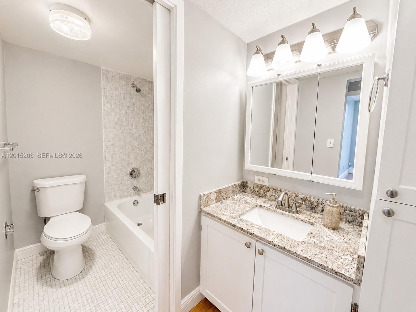 PLAZA OF AMERICAS CONDO P - Residential Lease