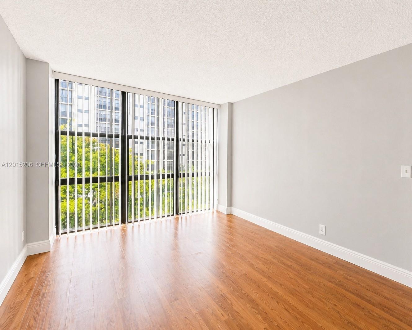 PLAZA OF AMERICAS CONDO P - Residential Lease