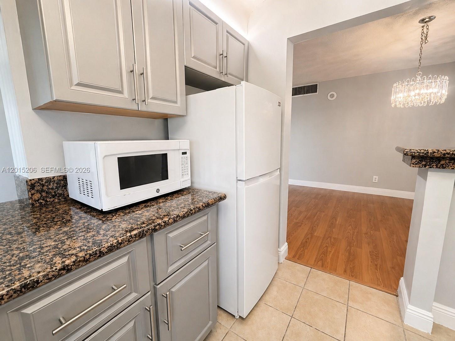 PLAZA OF AMERICAS CONDO P - Residential Lease