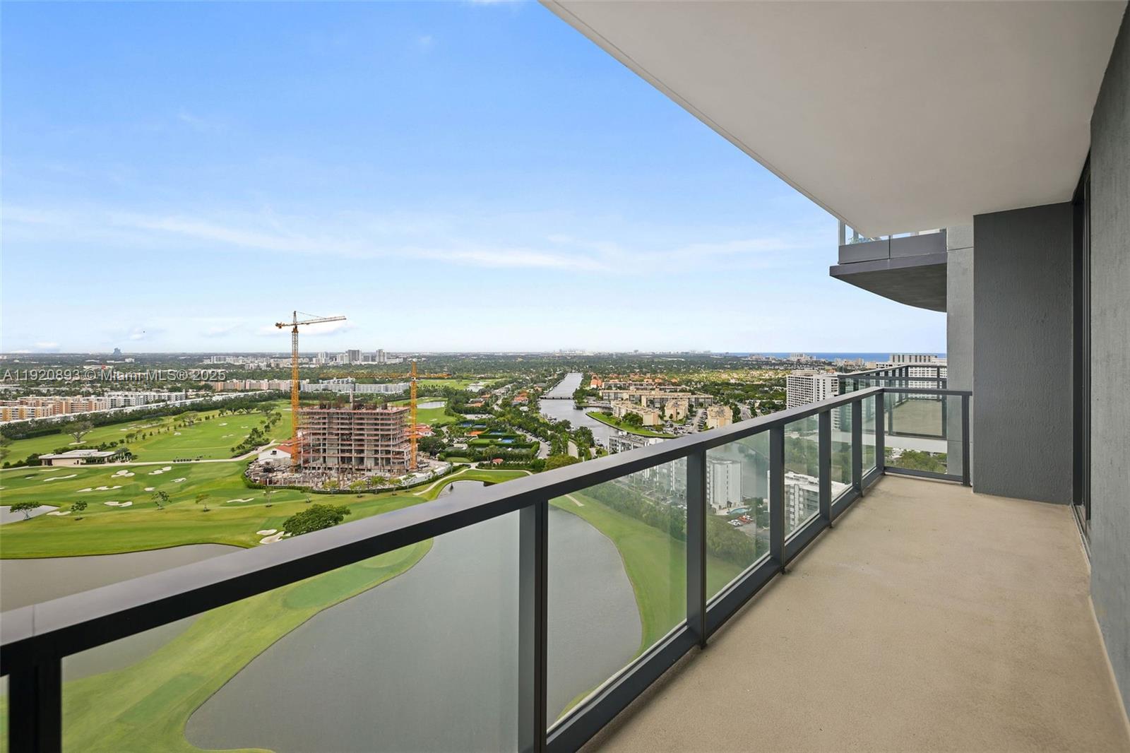 DIPLOMAT GOLF ESTATES - Residential