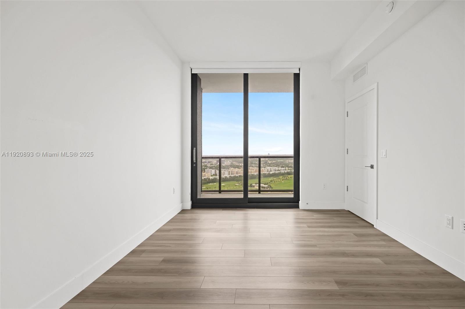 DIPLOMAT GOLF ESTATES - Residential