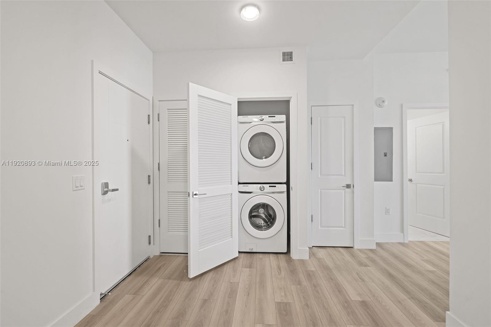 DIPLOMAT GOLF ESTATES - Residential