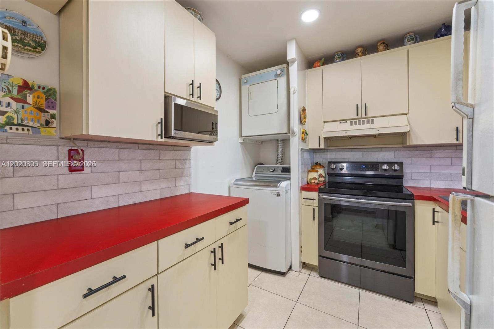 GOLDEN GATE CONDO PHASE I - Residential