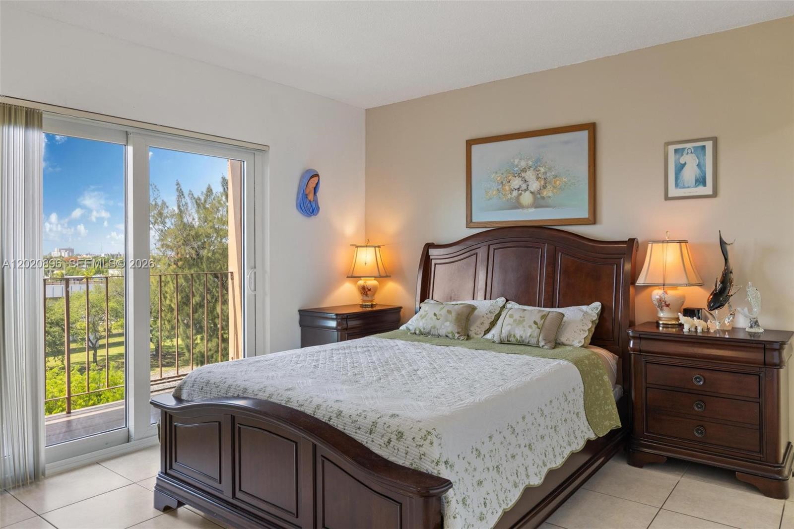 GOLDEN GATE CONDO PHASE I - Residential