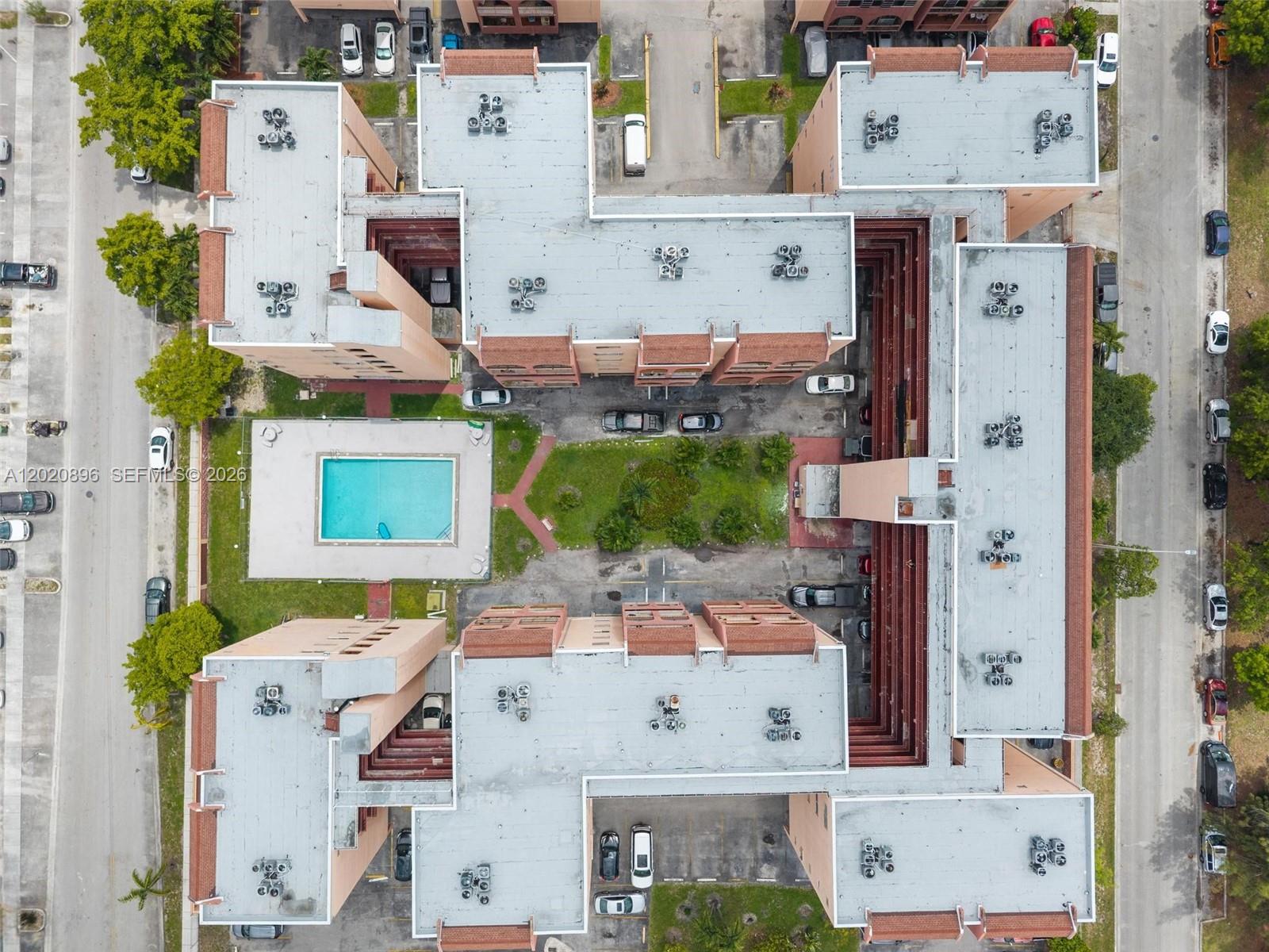 GOLDEN GATE CONDO PHASE I - Residential