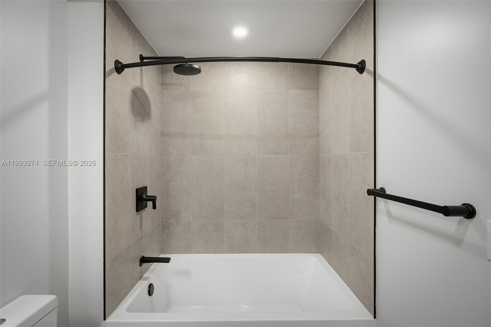 501 FIRST RESIDENCES CONDO - Residential Lease