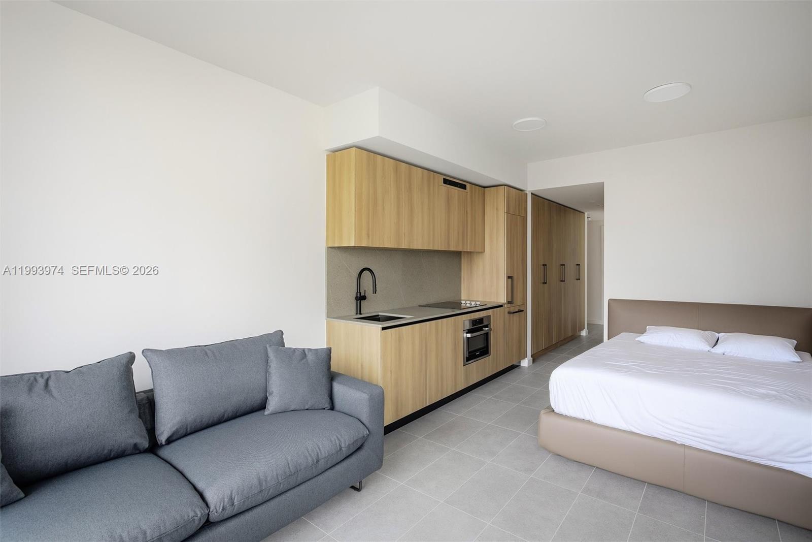 501 FIRST RESIDENCES CONDO - Residential Lease