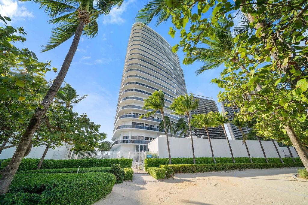 Property for Sale at 9601 Collins Ave 1208, Bal Harbour, Miami-Dade County, Florida - Bedrooms: 2 
Bathrooms: 3  - $3,095,000