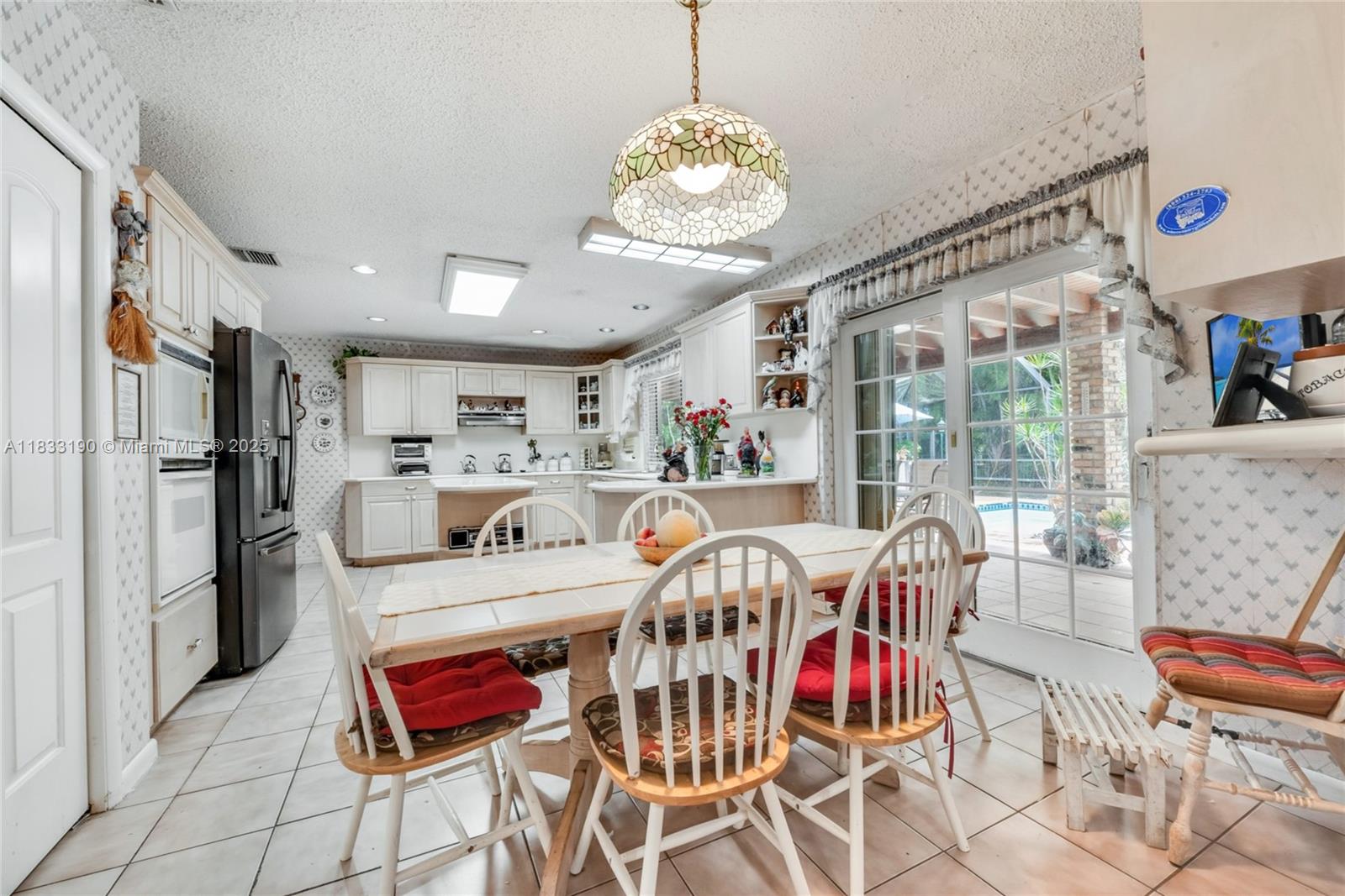 CHARLOTTE ESTATES - Residential