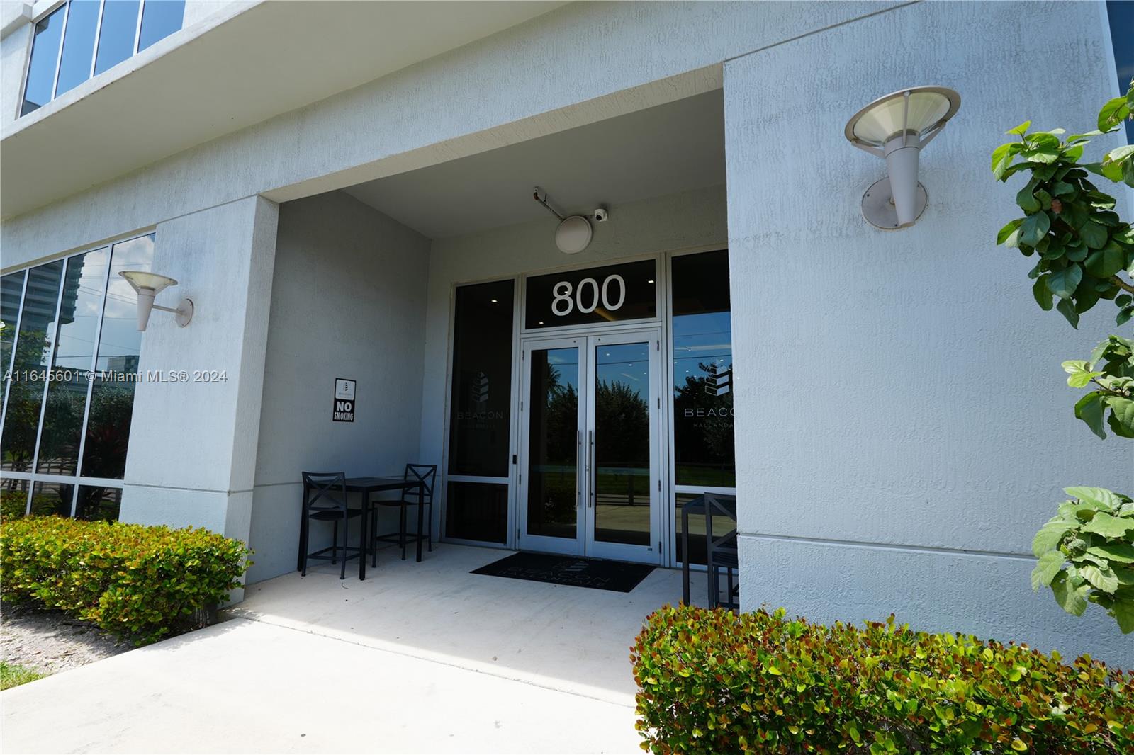 Great commercial investment in a newly constructed building completed in 2019. As you enter, you’ll be greeted by an impressive front desk that sets a professional tone from the moment you walk in. On the ground floor, a stylish café provides the perfect spot for casual meetings, coffee breaks, or lunch with clients. Located in an unbeatable area, this office space offers unparalleled convenience and accessibility. Office its already rented to a long term tenant since 2020. Current rent is $1600. Tenant is M-M