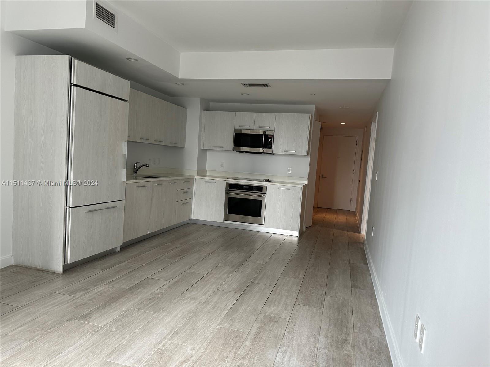 BRICKELL HEIGHTS EAST CON - Residential Lease